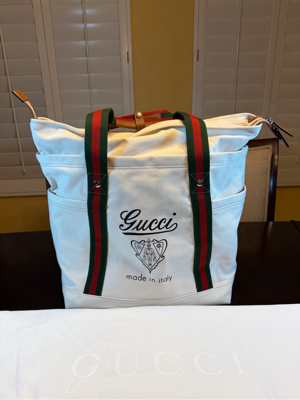 New Authentic Gucci Logo Canvas Tote Bag Large
